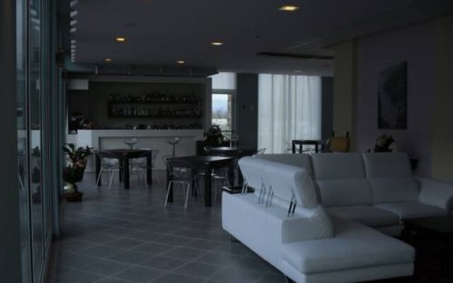 Hotel Saturday
