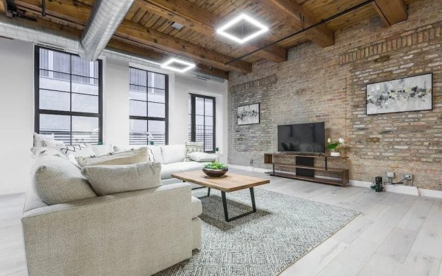 3 BDR Downtown Luxury Loft-spacious, Safe & Secure