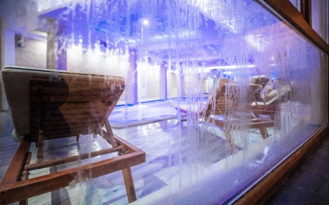 Sky Cabin Apartments