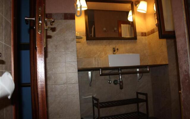 Hotel Mesón del Gallo