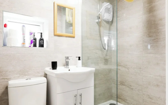 Cosy Apartment Near Leeds City Centre