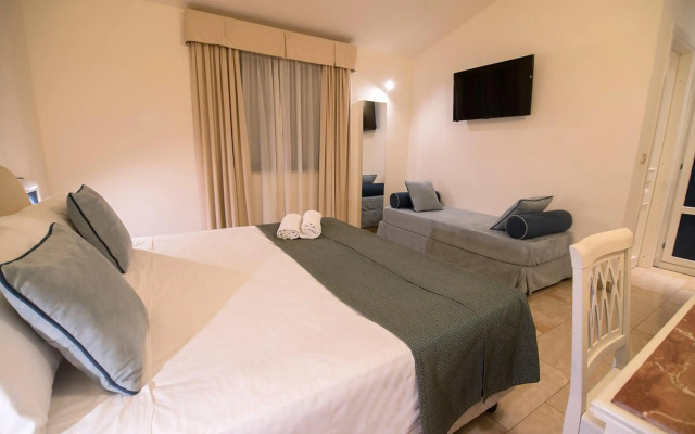 Delfino Beach Hotel