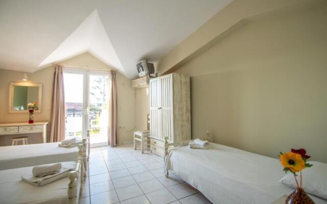 Avra Alykes resort
