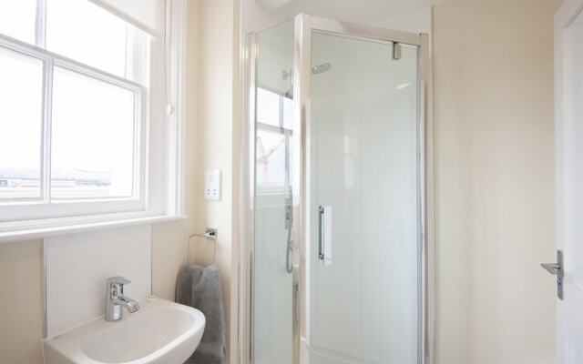 Elliot Oliver- 2 Bedroom Duplex Town Centre Apartment