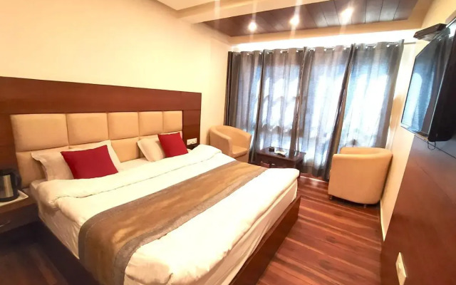 Hotel Samrat | On Mall Road with complimentary Parking