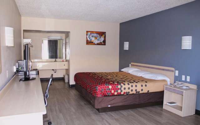 Econo Lodge Paducah West I-24