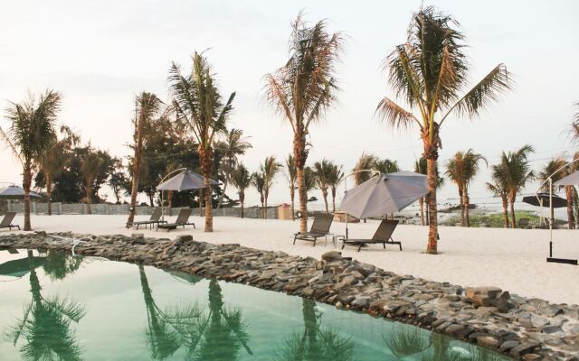 Eagles Beach Resort