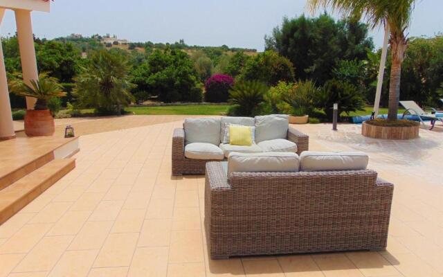 Golden Valley Villa