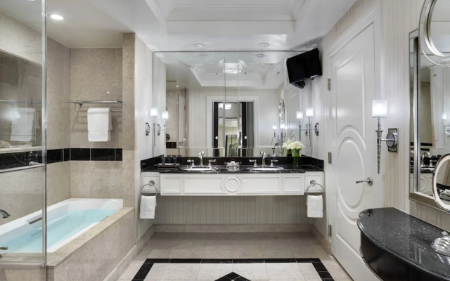 The Palazzo Prestige Club Lounge