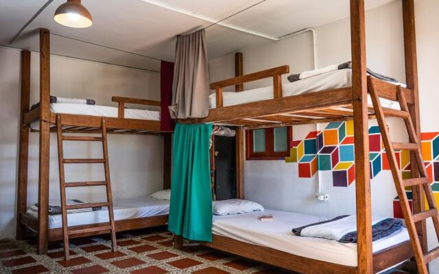 Casa Kayam Hostal y Residencia Artistica