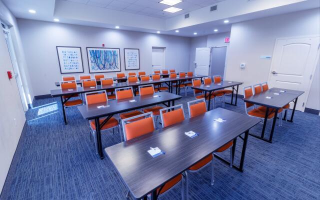 Holiday Inn Express Hotel & Suites Crestview by IHG