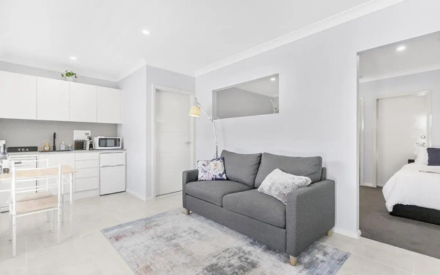 Mala Retreat, Shiraz Suite 5 Star Immaculate and Comfortable – Guest Rooms – Newcastle