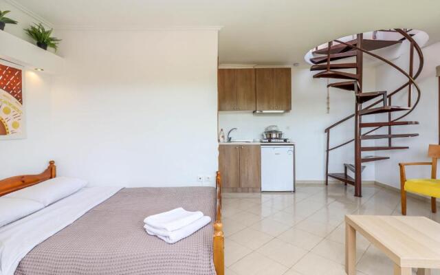 Studio Acropolis Serres Next to Center