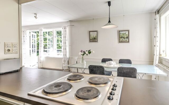 Lovely Chalet near Sea in Oostvoorne