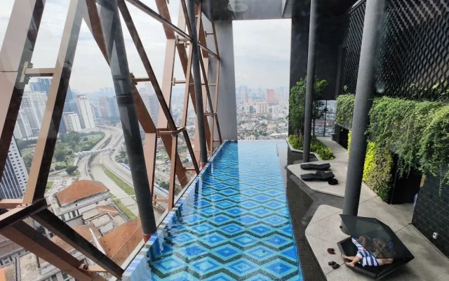 Scarletz Suites KLCC by Mykey