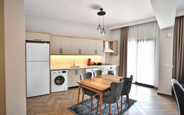 Red Moon Suites
