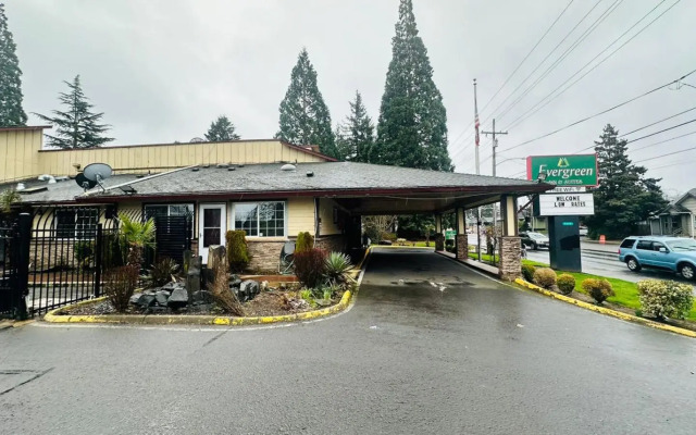 Evergreen Inn & Suites Portland Airport