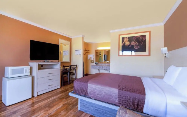 River Valley Motor Inn