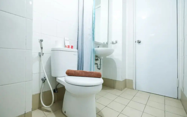 Modern And Comfy 3BR Bassura City Apartment