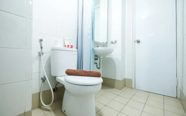 Modern And Comfy 3BR Bassura City Apartment