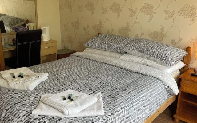 Rooms at the Huntsman Inn