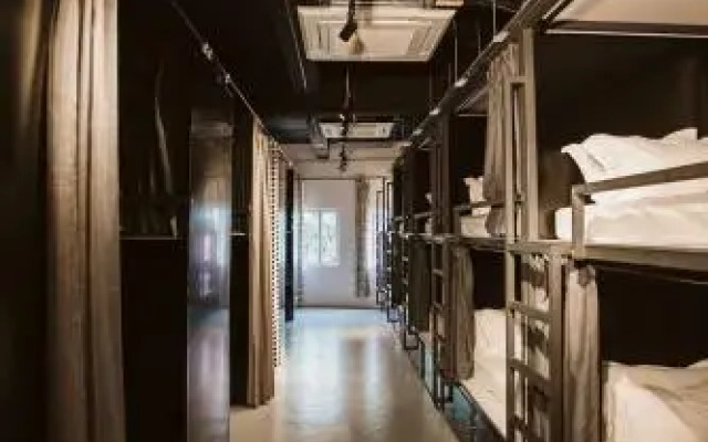 7 Wonders Hostel @ Boat Quay