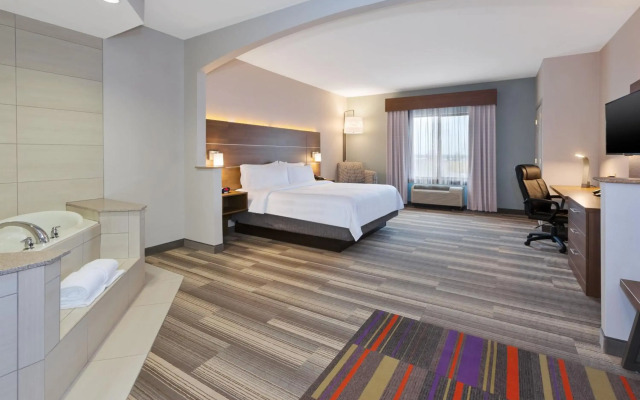 Holiday Inn Express & Suites Warminster - Horsham by IHG