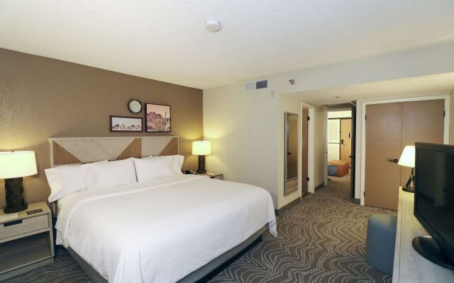 Embassy Suites Phoenix - Tempe