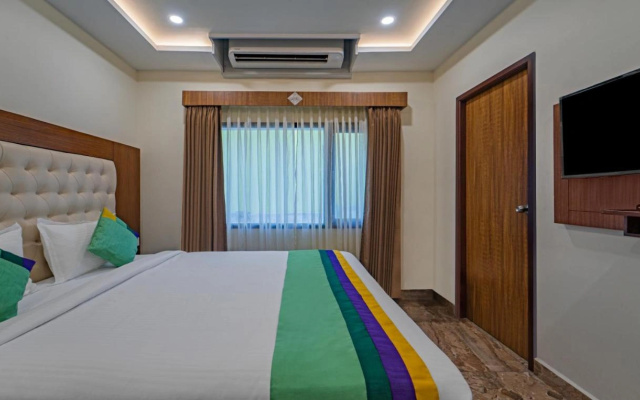 Treebo Aaravi Residency, 800 Mtrs From Promenade Beach