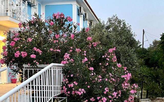 Stratos Hotel