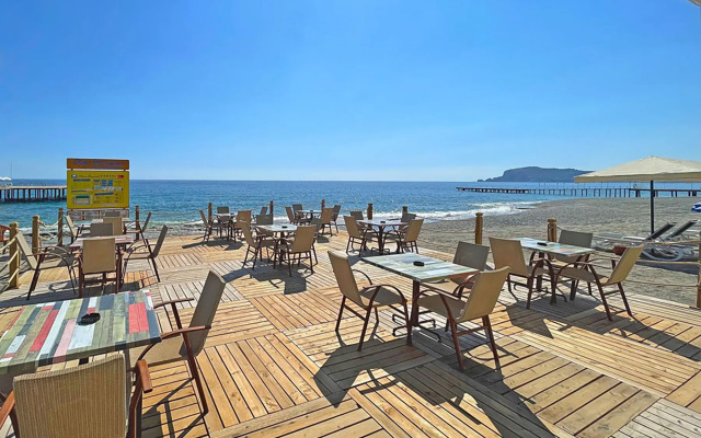 Club Paradiso Hotel