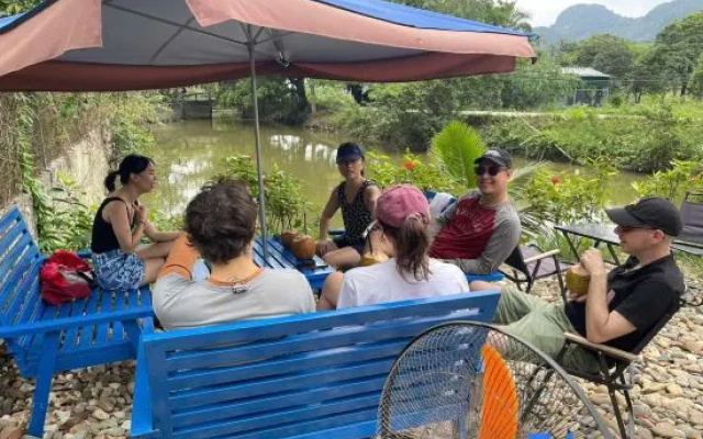 Hen Camping- Coffee – People – Hoa Lu