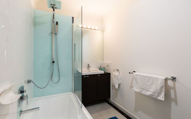 VANCE, 2BDR Melbourne Apartment