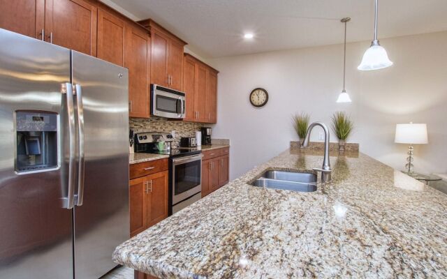 Storey Lake 4 Bedroom Townhome w Splashpool - 1624ST