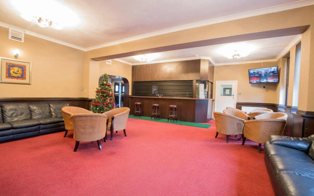 Rossmore Hotel
