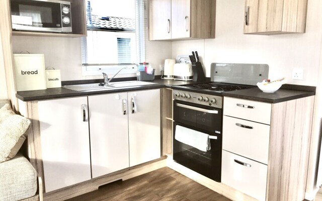 A Lovely Caravan on Quiet Site at Westward Ho!