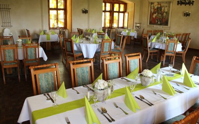 Hotel und Restaurant  Auf der Creuzburg