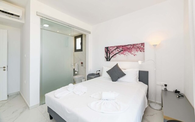 By The Beach - Emerald Seaview Villa