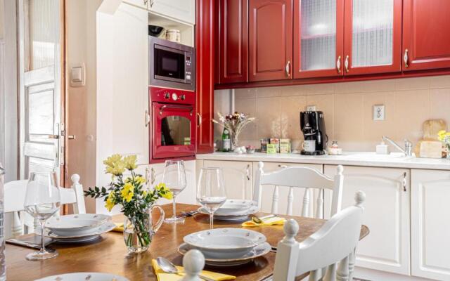 NALA Central Apartment