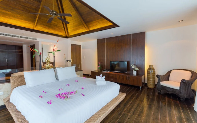 Spectacular Seaview Pool Villa Kalim 6