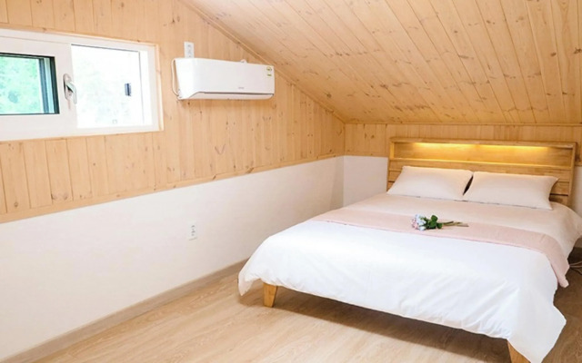 Yangyang Pinot Tree Pension