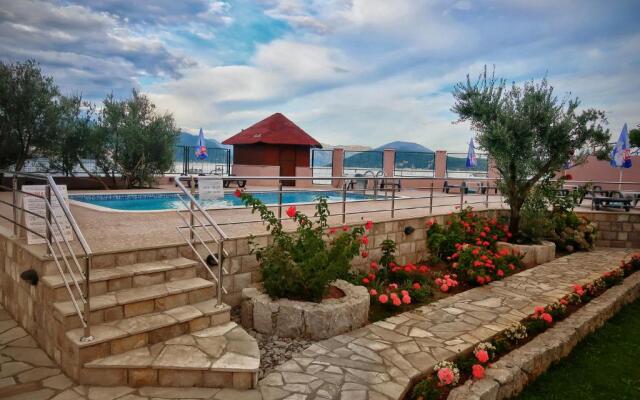 Apartments Maxi Katić