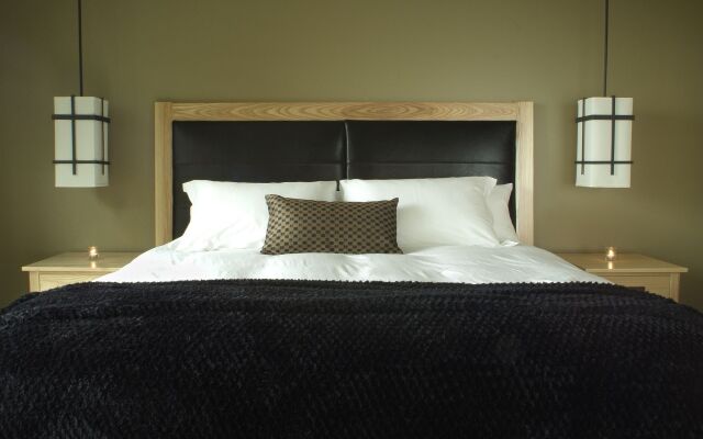 Brentwood Bay Resort & Spa