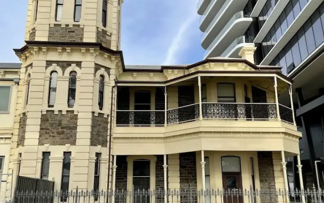 Seafield Tower Glenelg Apartment no 5