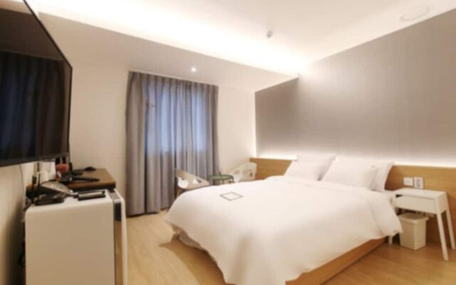 Urban Stay Hotel