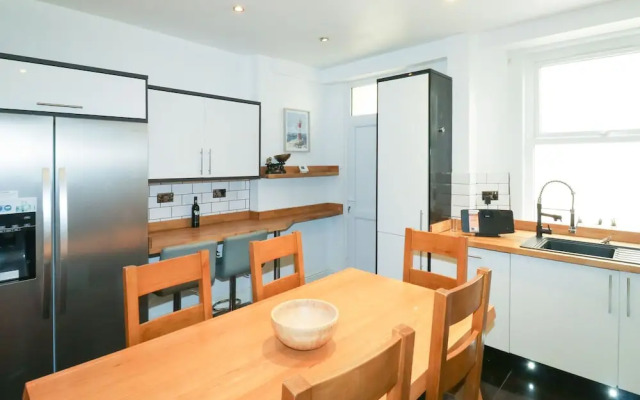 11 Magdalene Road