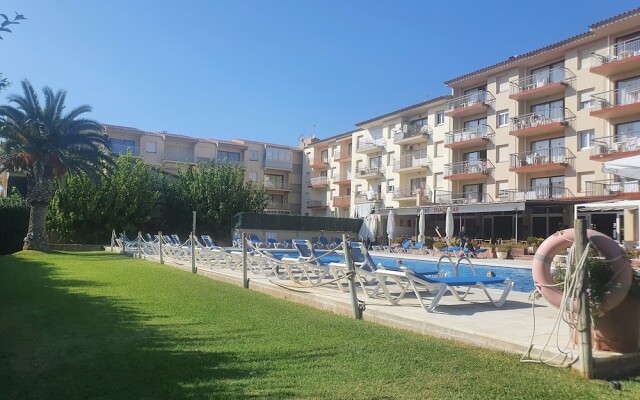 Payet Apartments 6-8 Personas