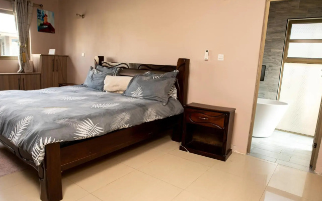 Cheerful and luxurious 4 bedroom villa with a pool.