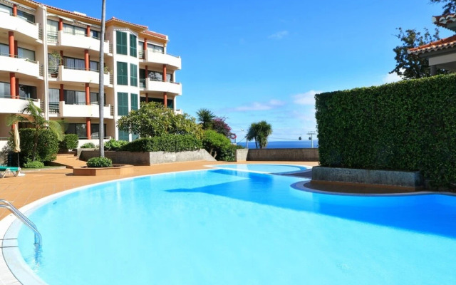 City Breaks With Pool - Belvedere Apartment