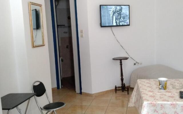 Akti Miaouli Holiday Home